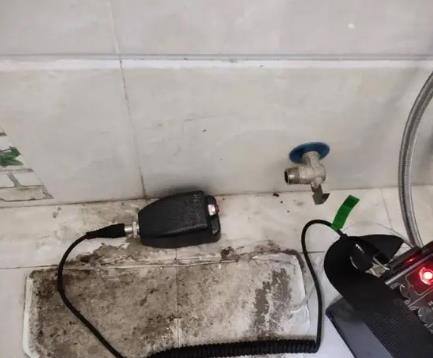 昂仁屋顶漏水维修公司分享下卫生间漏水的危害及解决方法